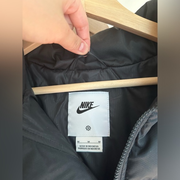 Nike Sportswear Club Men's Puffer Jacket size M - Picture 9 of 10
